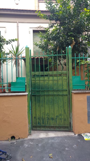 Entrance door from street