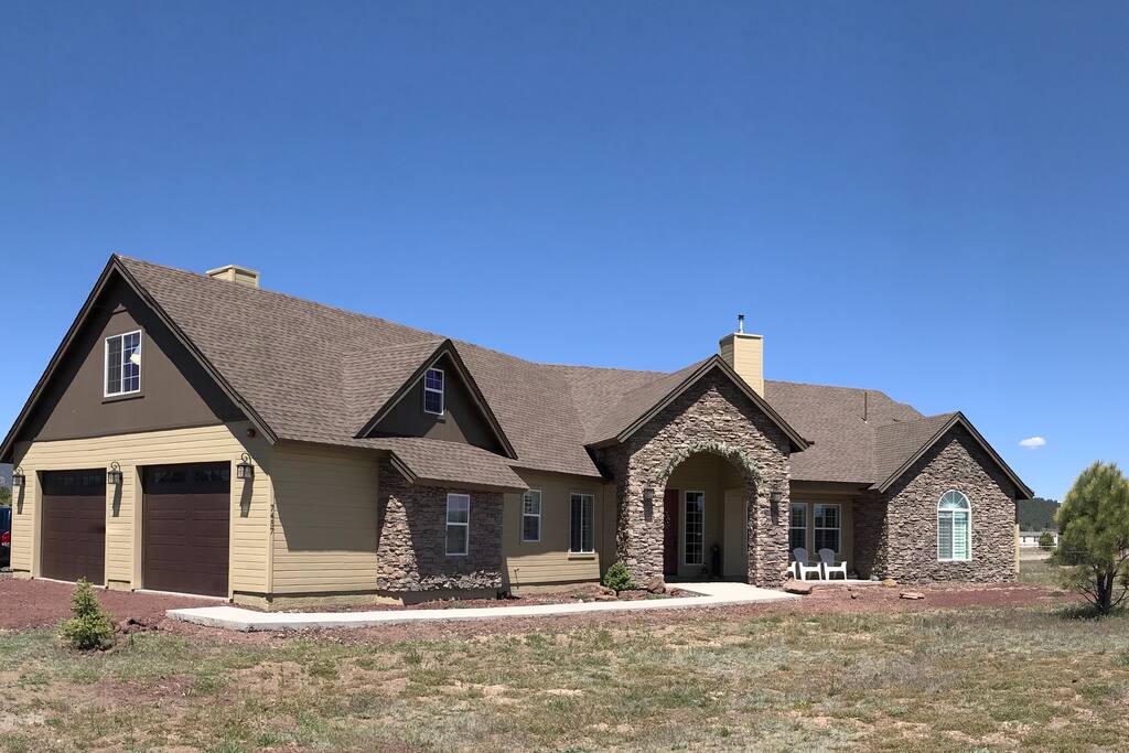 Tannenbaum 10 acres Near Bearizona/Grand Canyon Houses for Rent in