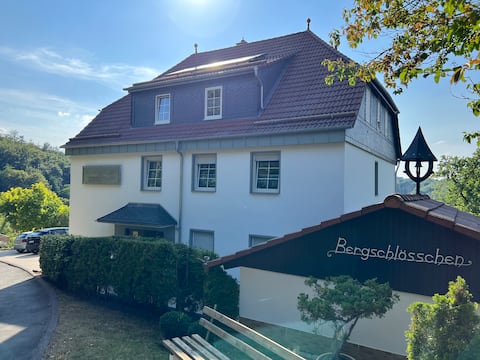 Adlerhorst - Bergschlösschen Edersee #Castleview