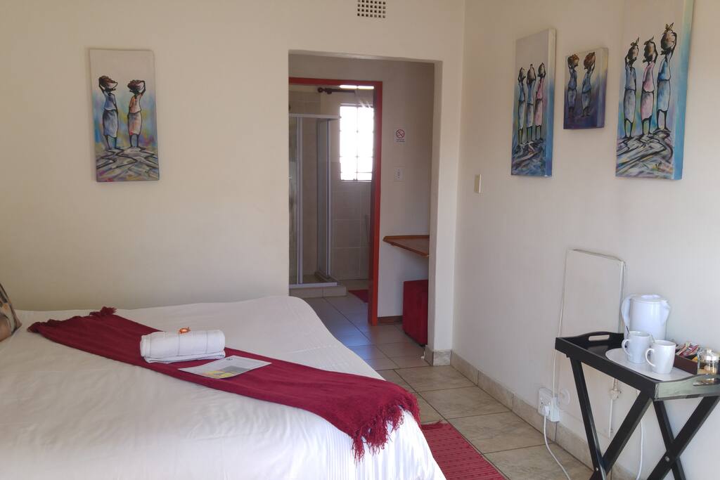 Room 8 - Standard Double / Twin Room