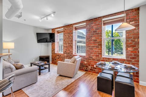Entire Condo in the Heart of Downtown Greensboro!