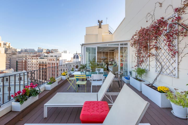 ESPECTACULAR ÁTICO CON 60M DE TERRAZA EN GRAN VIA