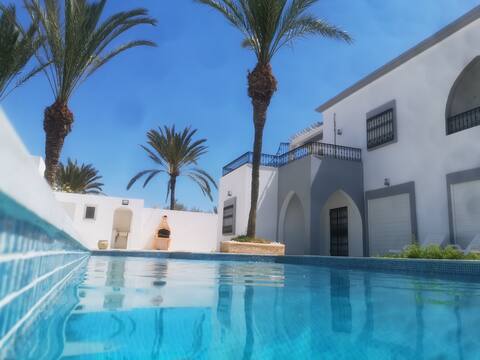 Villa with pool"Djerba la sweet"not overlooked