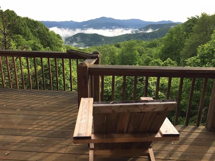 Mountaintop Cabin - Stunning View! Great Wi-Fi