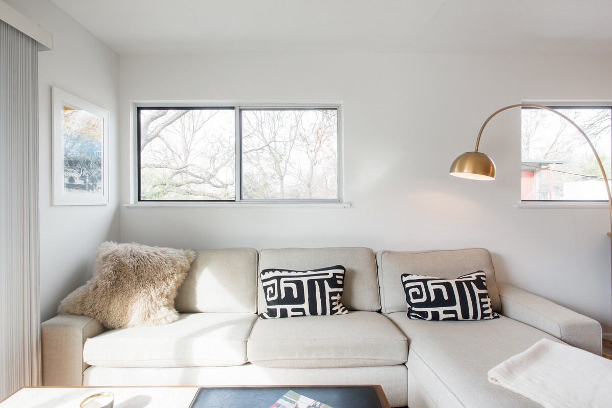 Mid-Century Mod Treehouse near Zilker Park