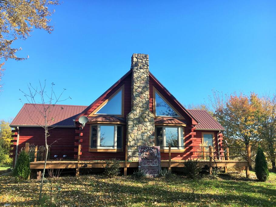 Log Home Getaway Cabins for Rent in Olney, Illinois, United States
