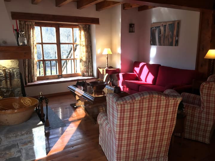 Casa De Montaña Con Vistas Al Río En Arties - Viella