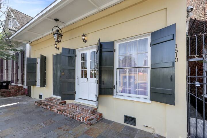 Marigny Gem 1800 sf + private yard_24-NSTR-18701 gallery image 3