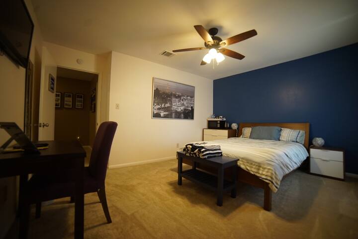 Private Bed & Bath Houston/Spring