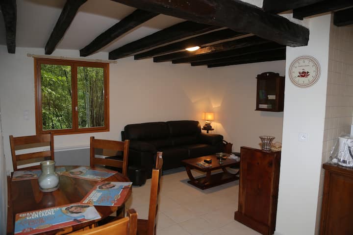 Gîte Indépendant Dans Un Cadre Verdoyant - Ariège