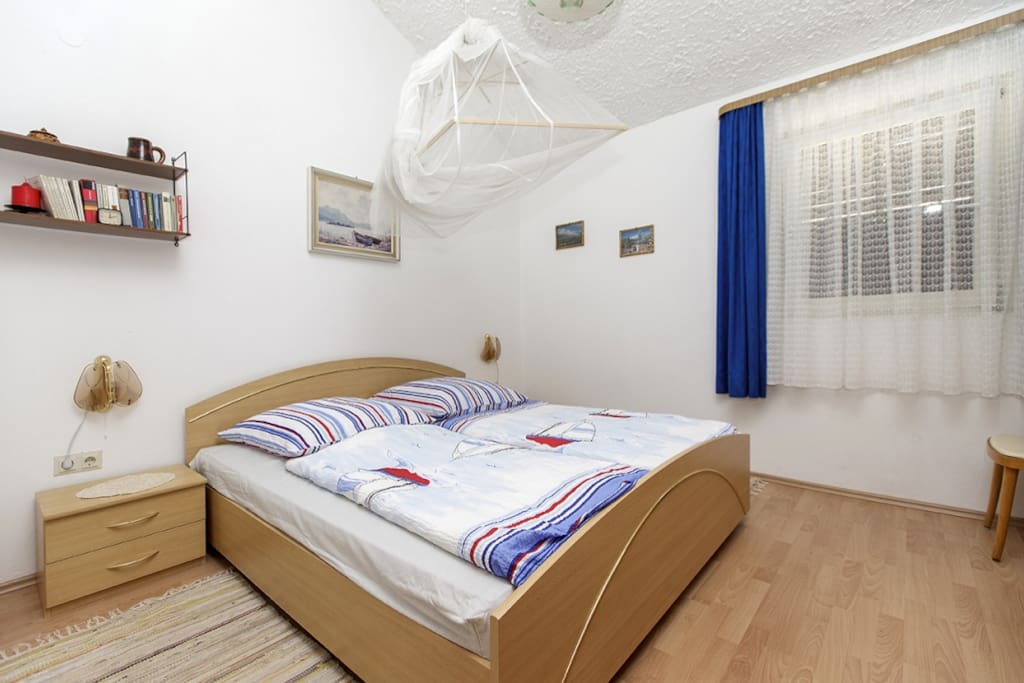 1. Schlafzimmer