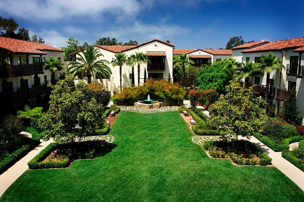 Lose yourself in the Southern California Sun.