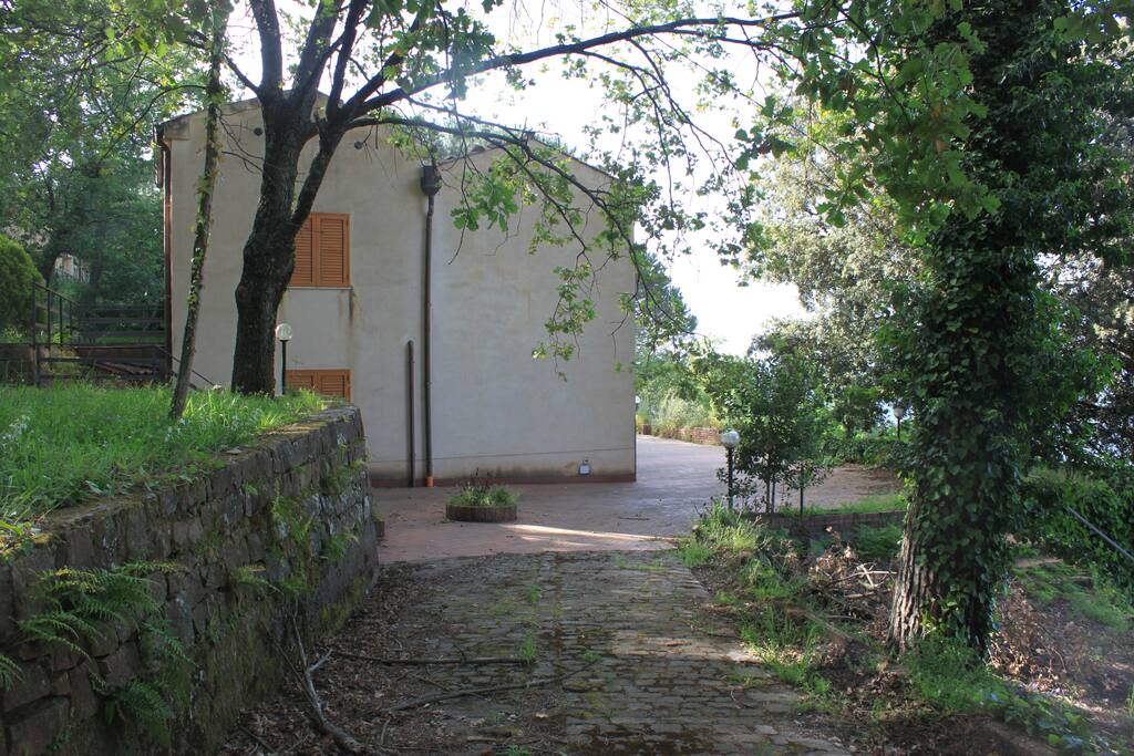 Viale d'ingresso