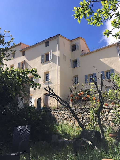 Maison Franceschi, Ansicht vom Garten aus