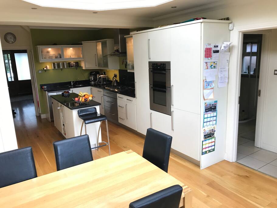 Kitchen / Dining Area