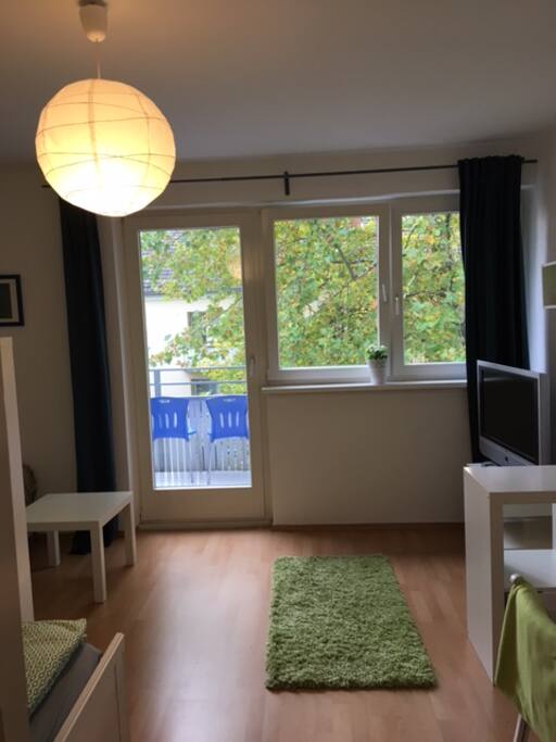 Richtung Balkon/view to balcony