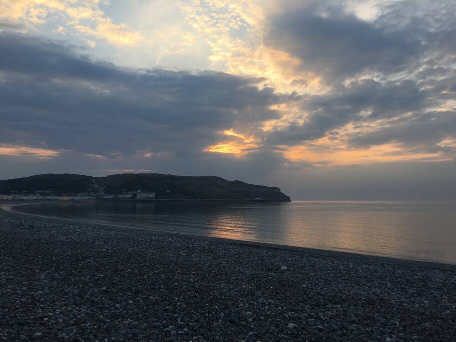 Llandudno beach walking to Llandudno from the house