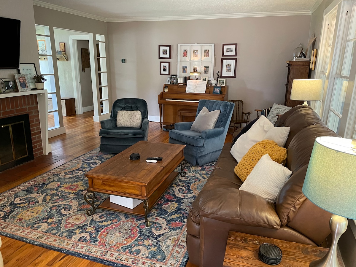 Top Airbnb: Cozy home on a quiet street in Opelika