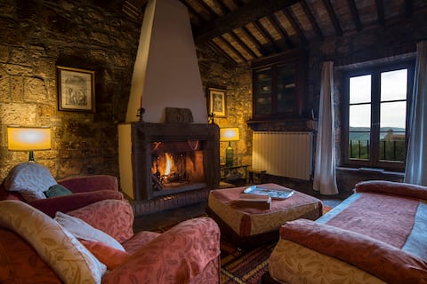 Proceno Castle, Loggia Apartment