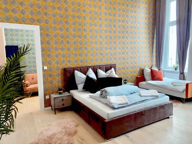 Chic Central Apt. I 4-Rooms • 140m² • Torstraße gallery image 3