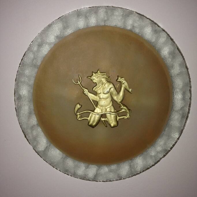 This lamp, in your room, I inherited from my grand aunt.