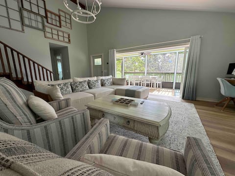 Top performing Airbnb: Island Paradise-The Sandy Banana-across from beach in Sanibel