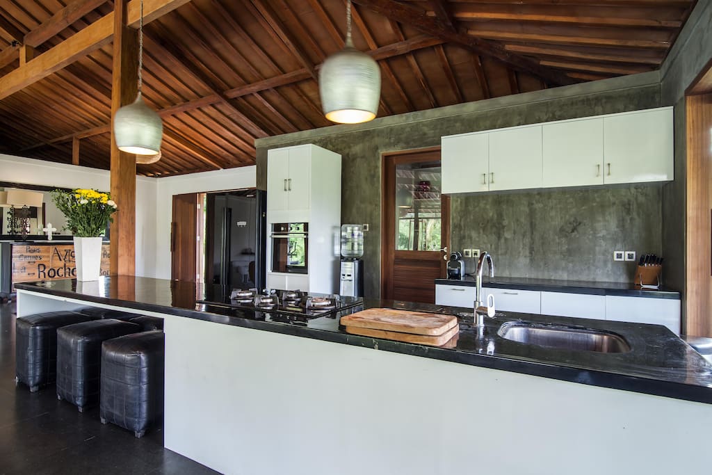 Spacious kitchen for cooking.