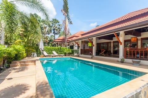 Malee Beach B7 -a few minutes walk from Long Beach