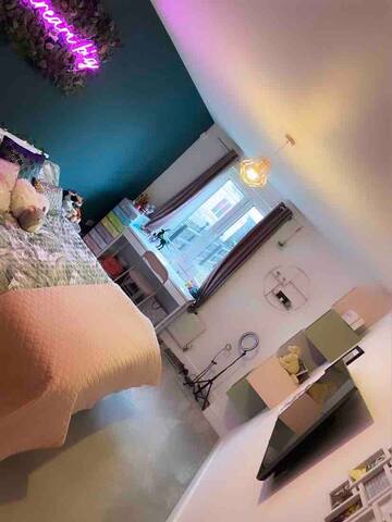 5 min walk to city centre, our 4 bed luxury home gallery image 5