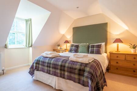 2 Hedgefield Cottages