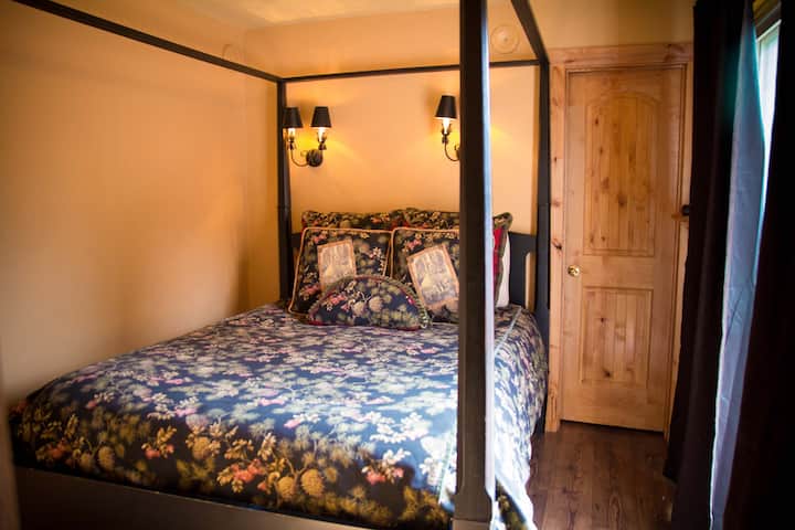 საოჯახო სასტუმრო საძინებელი