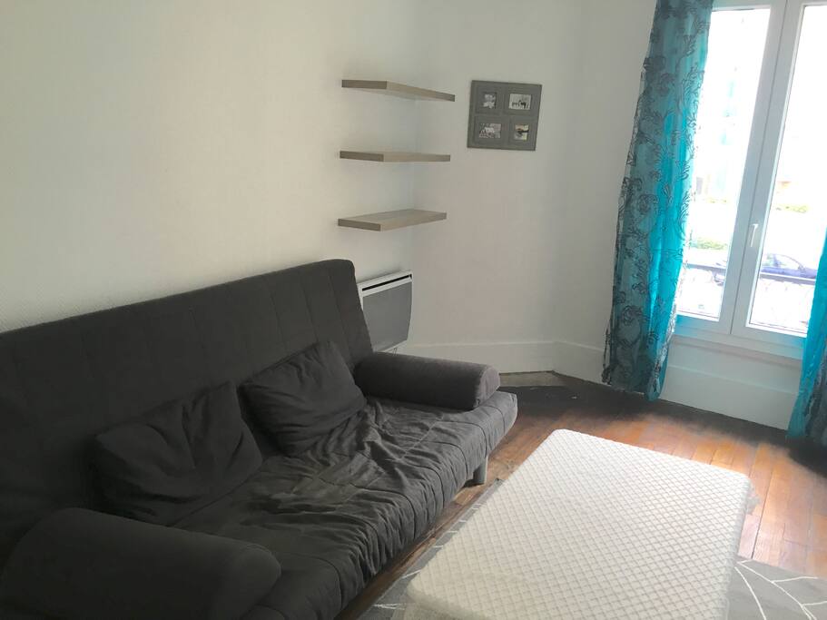 Chambre avec rangement