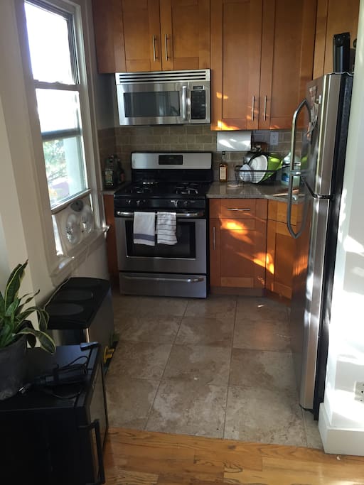 Fully equipped kitchen! Grab some fresh produce and take a break from the crazy city.