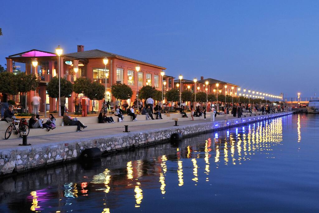 150m from appartements is Marina Floisvos