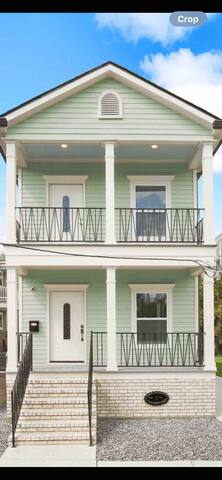 Brand New 5BR 5BA all en suite gallery image 2