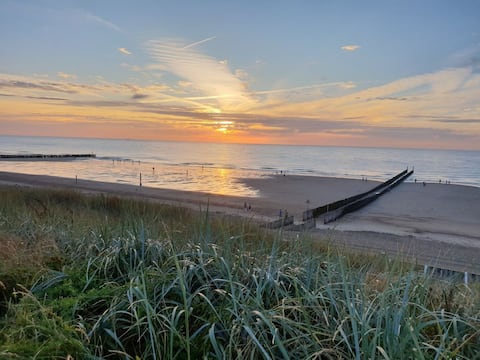 Studio aan Zee Oostkapelle.  Zon Zee en Bos.
