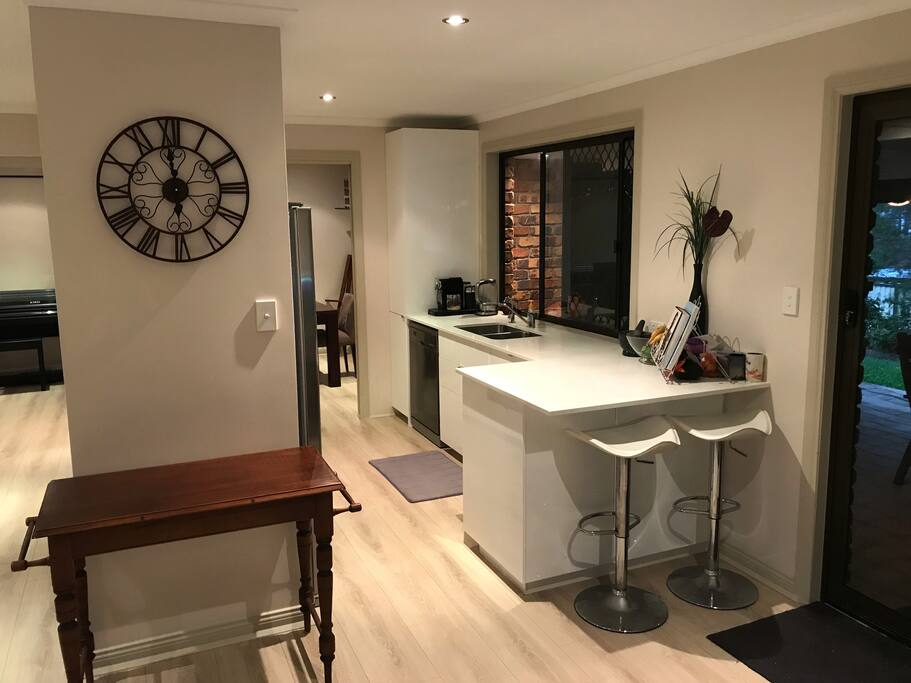 Kitchen with breakfast bar
