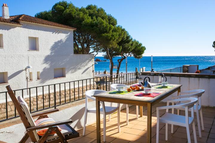 Terrific sea views. 50m from the sand
