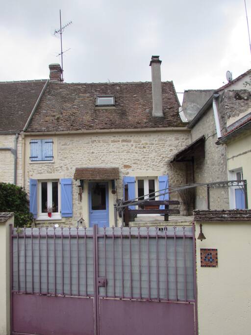 maison de 65 m2 avec cours privée