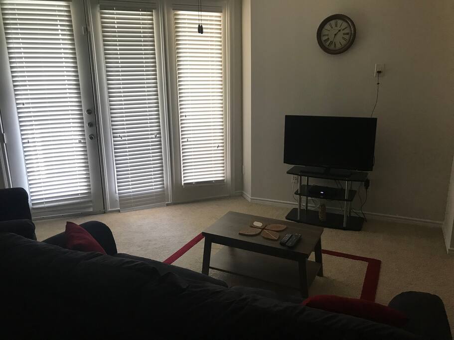 living room with TV (full cable package + wifi)