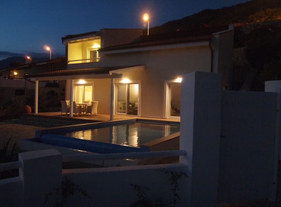 Evening in Villa Oliva
