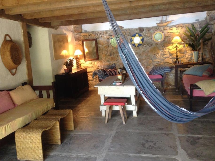 Sala de estar, arejada e com vista para o mar