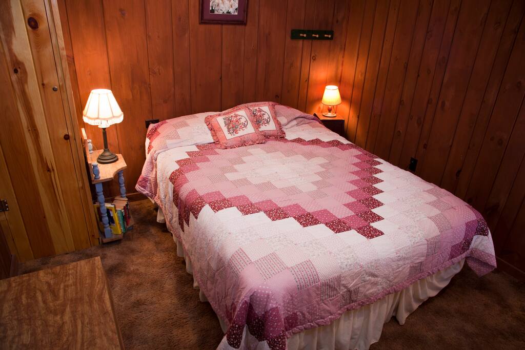 Private bedroom ,queen bed