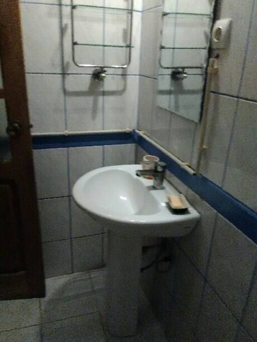 Bathroom #1- Full bathroom