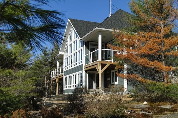 Muskoka Waterfront Riverstone Cottage