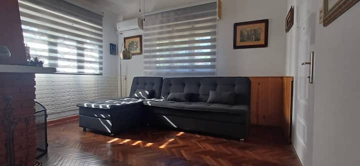 Living Sofa Cama 3 plazas 
智能电视42
空调
