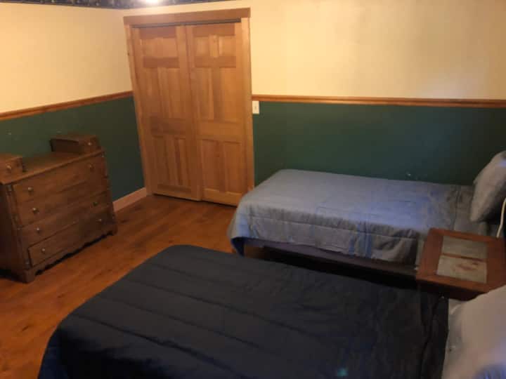 საძინებელი 1