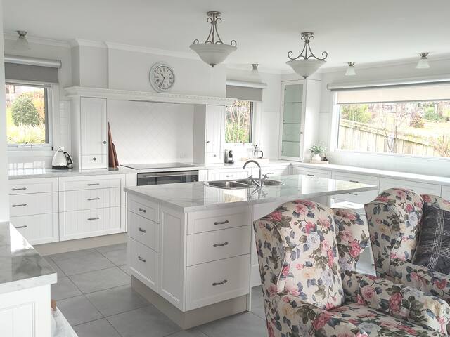 Faithfull Cottage, Tamar Valley gallery image 2