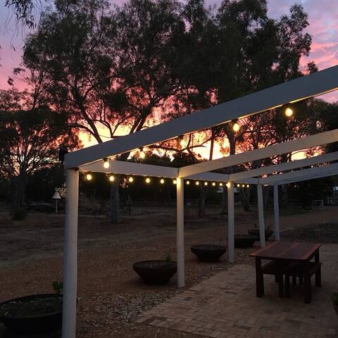 Aintree Cottage: Swan Valley Quiet & Comfortable gallery image 5