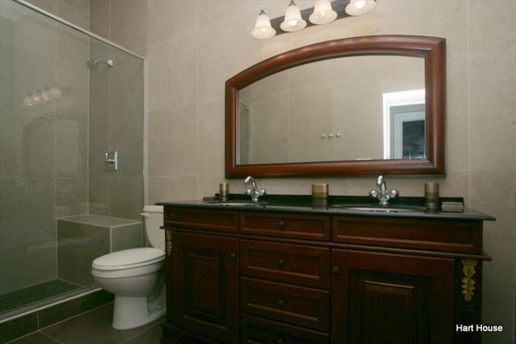 Double shower and vanity